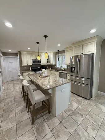 $879,900 | 680 Reservoir Street, Holden, MA 01520