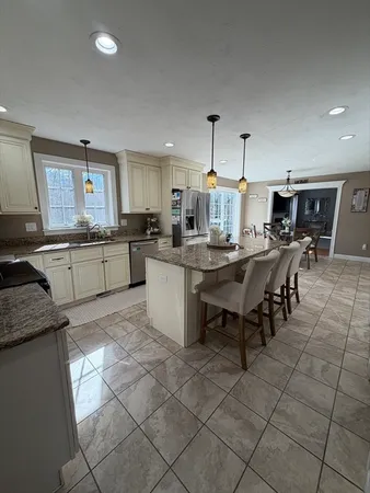 $879,900 | 680 Reservoir Street, Holden, MA 01520