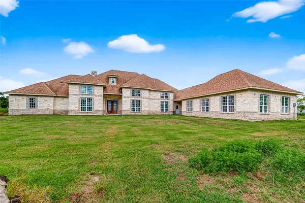 $699,000 | 1013 Battlebell Road, Highlands, TX 77562