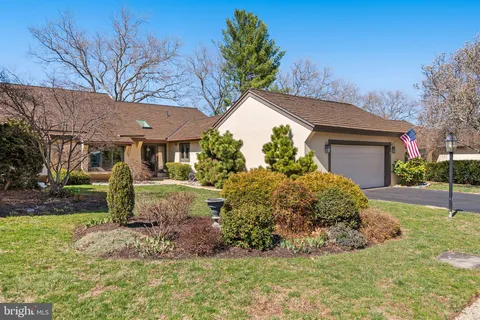 $1,085,000 | 15 Springhouse Lane, Blue Bell, PA 19422