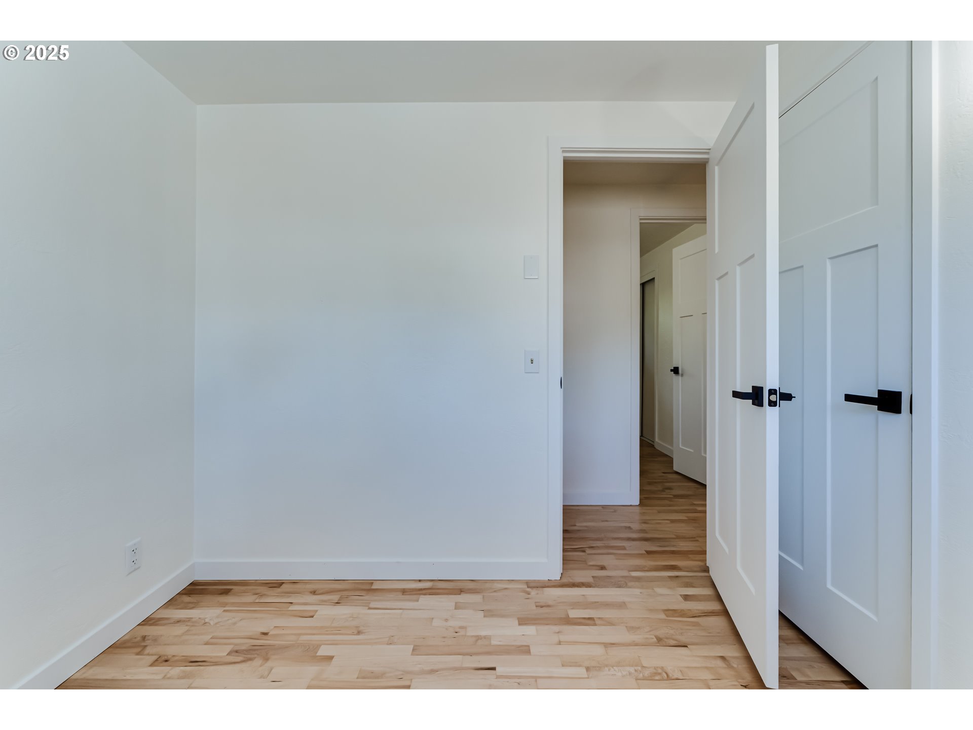 395 Fairway Loop Eugene, OR 97401 - Photo 21 of 37 a view of wooden floor