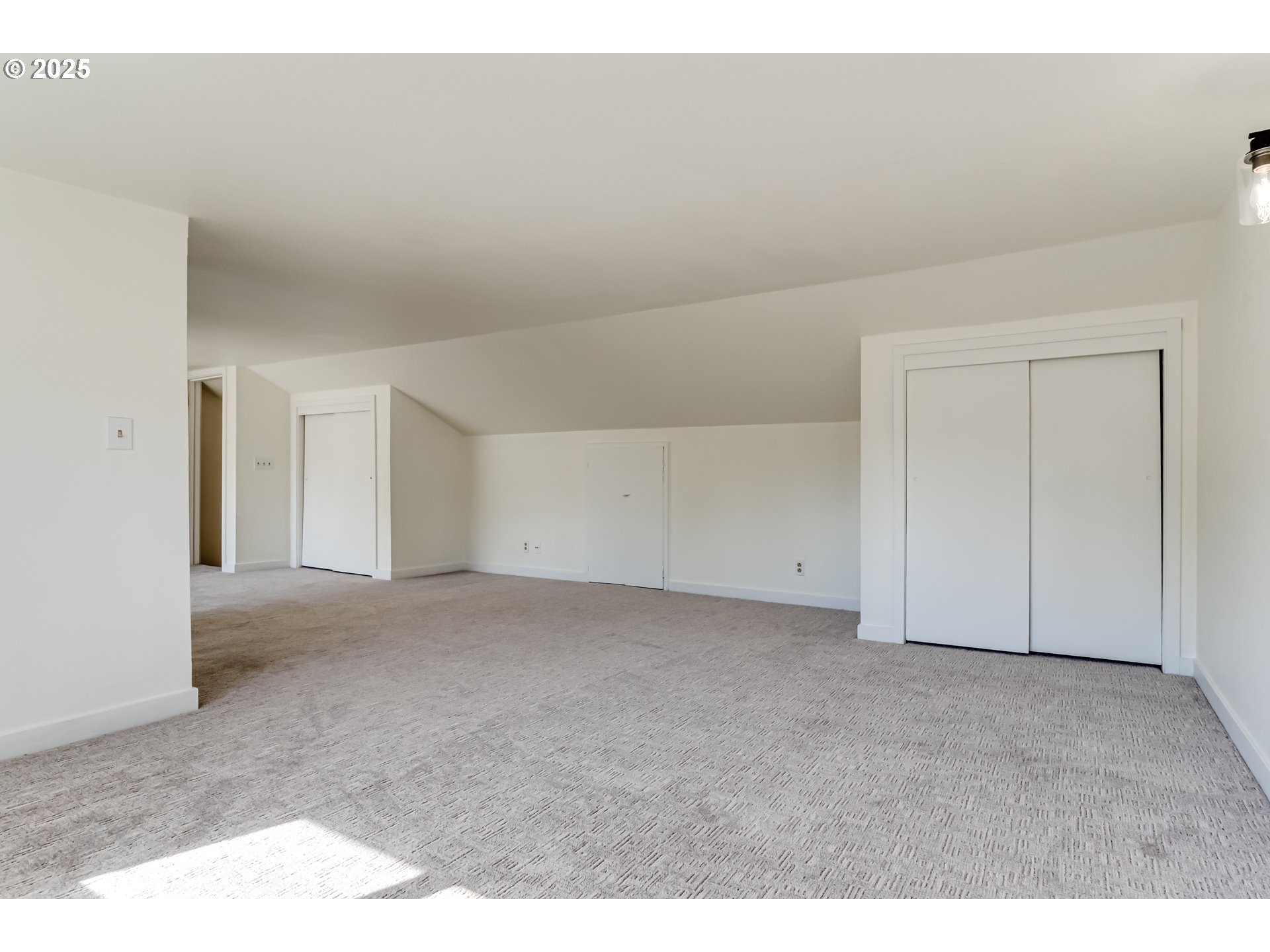 395 Fairway Loop Eugene, OR 97401 - Photo 26 of 37 a view of empty room