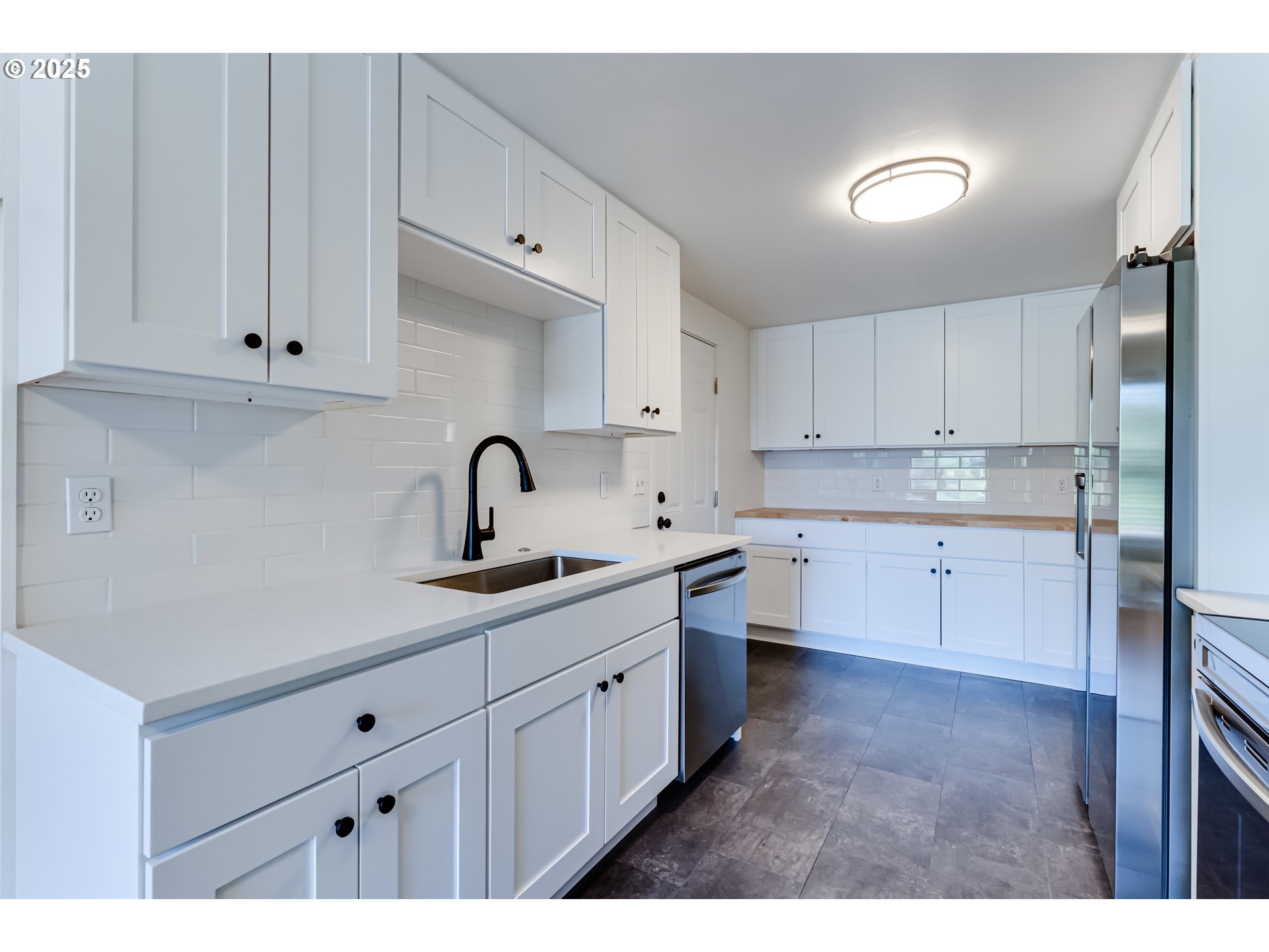 395 Fairway Loop Eugene, OR 97401 - Photo 7 of 37