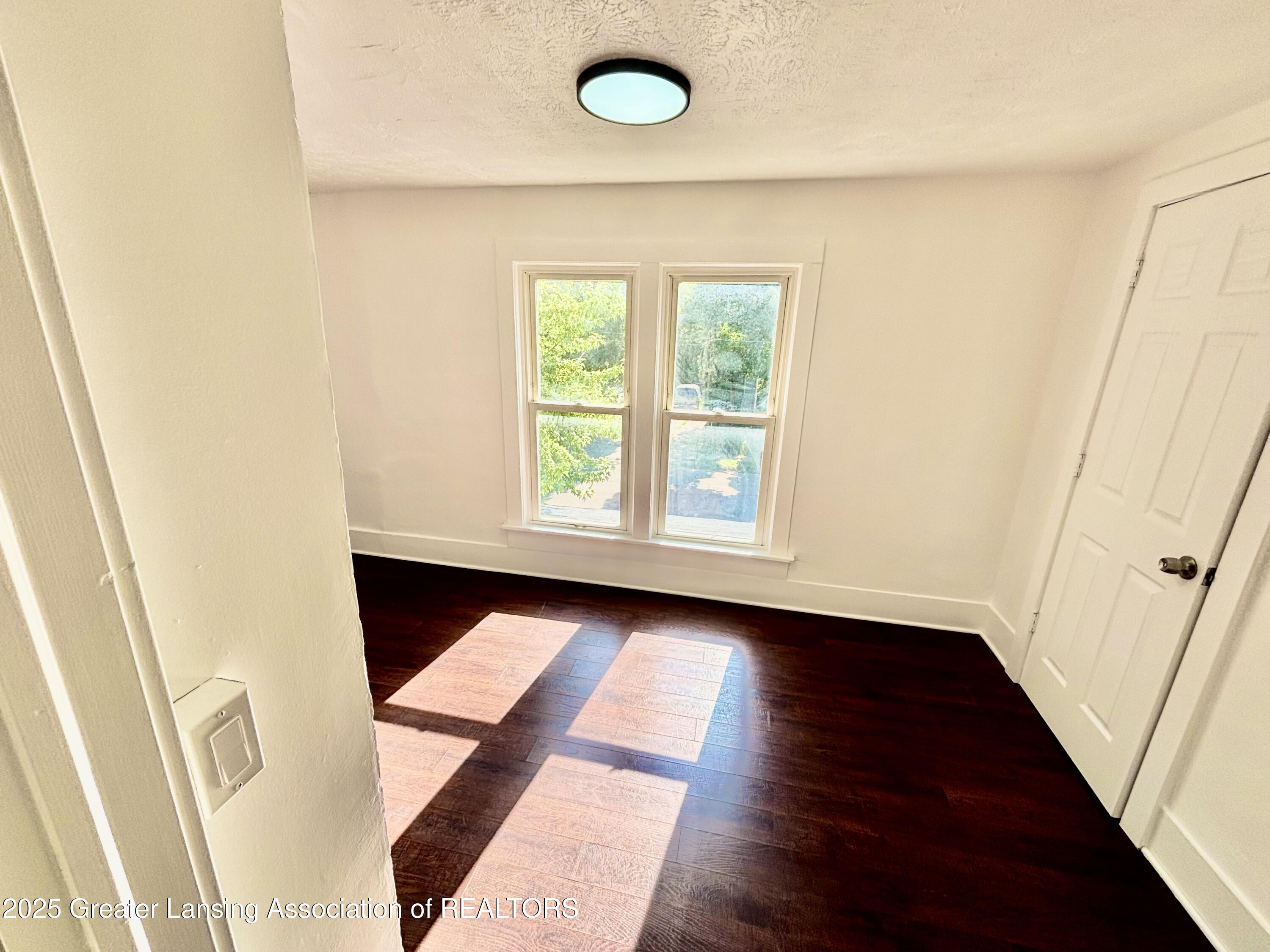 1620 Linval Street Lansing, MI 48910 - Photo 28 of 35 IMG_7111