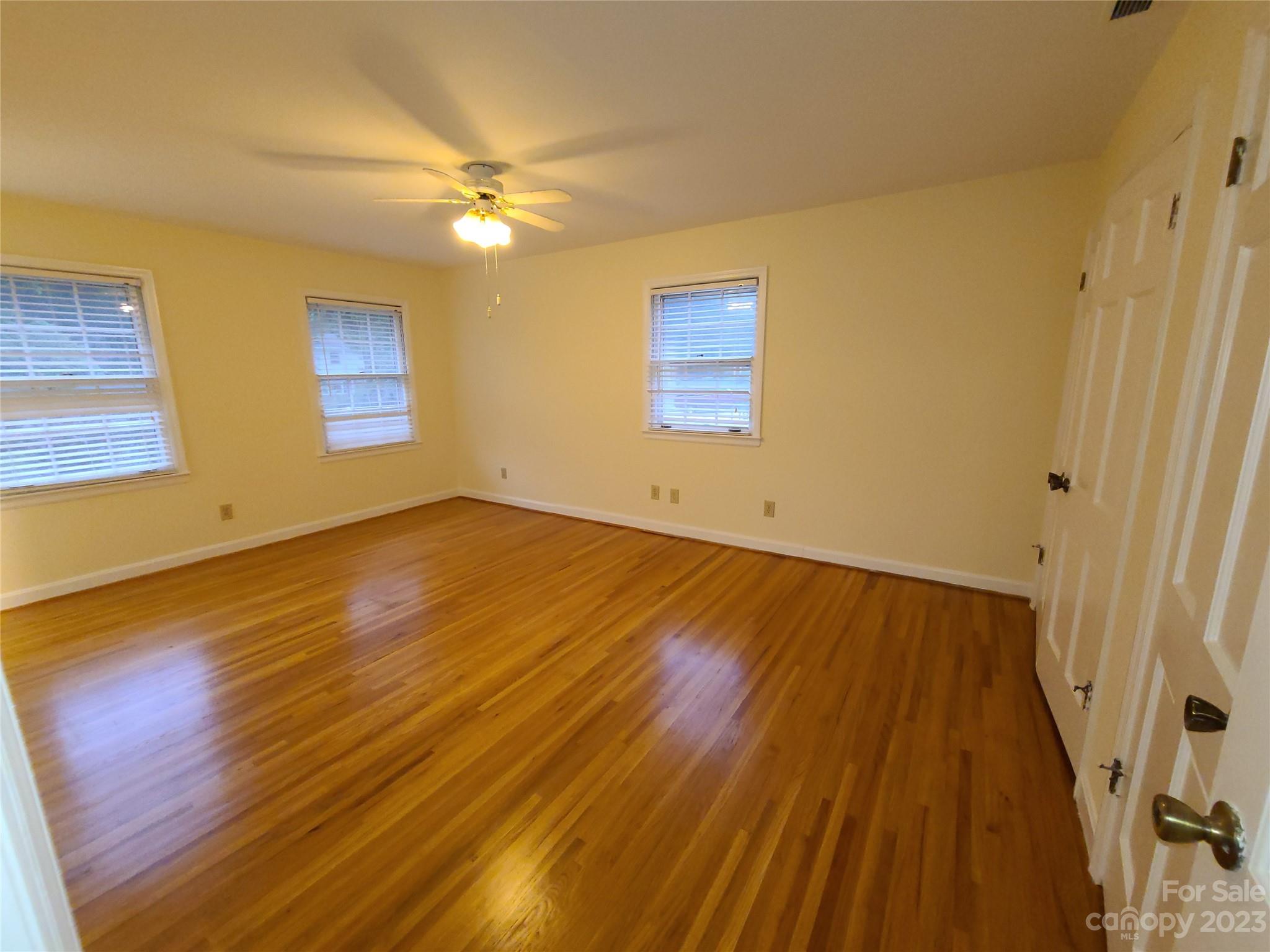 7009 Rothmore Street Charlotte, NC 28215 - Photo 35 of 38 Gallery Image 35