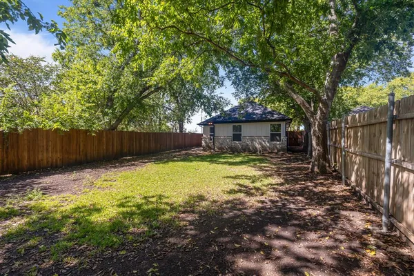 $2,475 | 400 Leuty Avenue, Justin, TX 76247