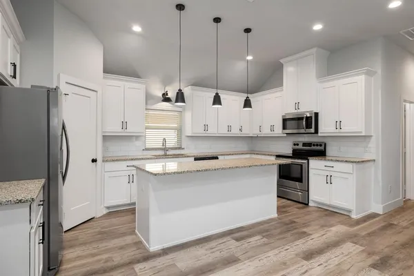 $2,475 | 400 Leuty Avenue, Justin, TX 76247