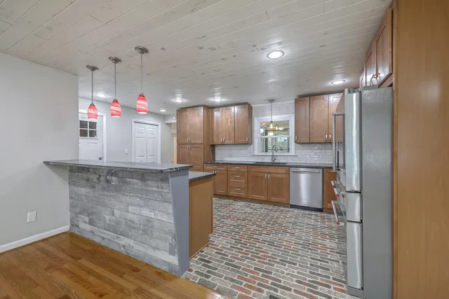 $395,975 | 212 Lenwood Drive, Summerville, SC 29485