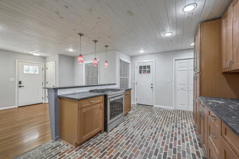 $395,975 | 212 Lenwood Drive, Summerville, SC 29485