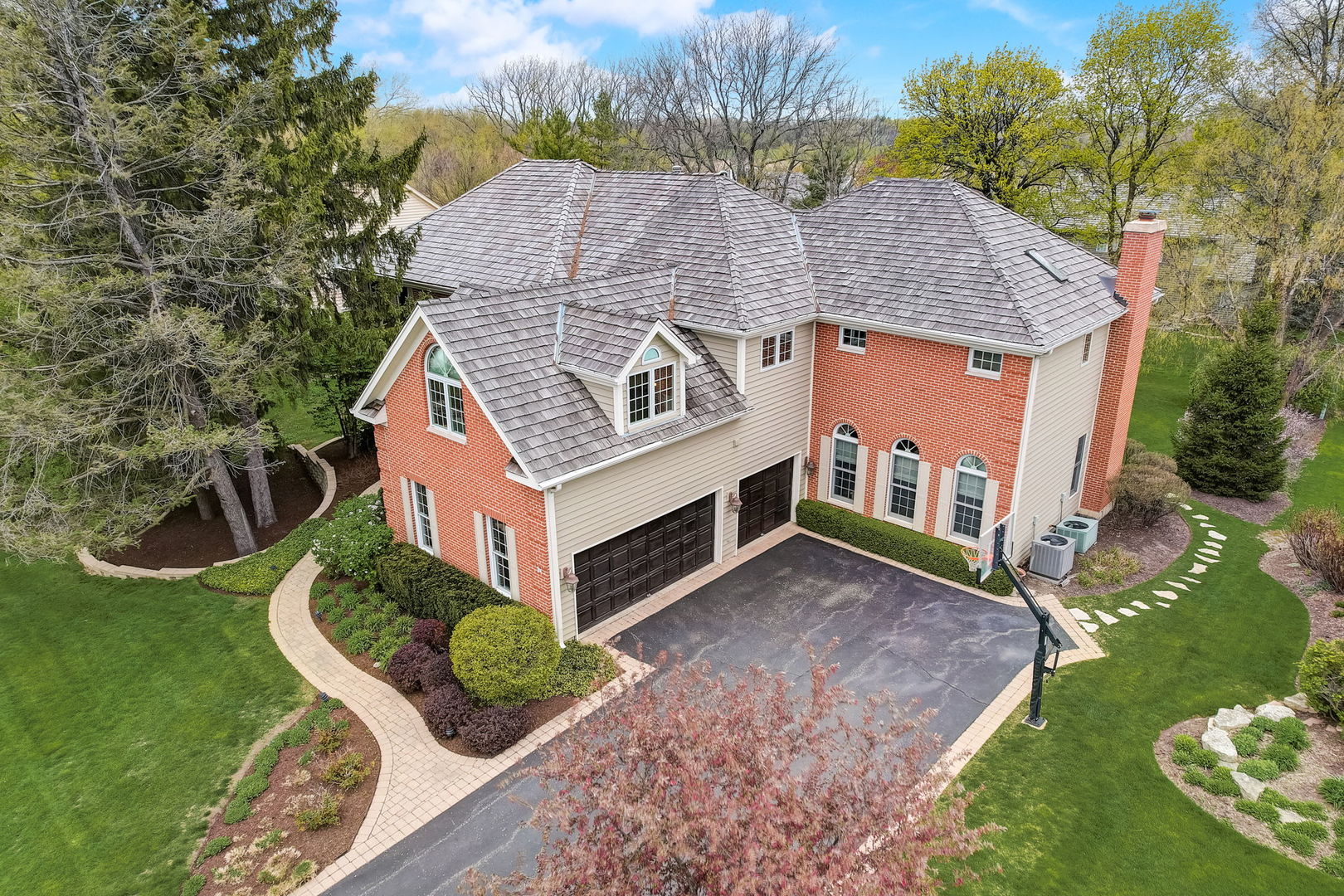 1424 Braxton Road Libertyville, IL 60048 - Photo 2 of 77 Gallery Image 2