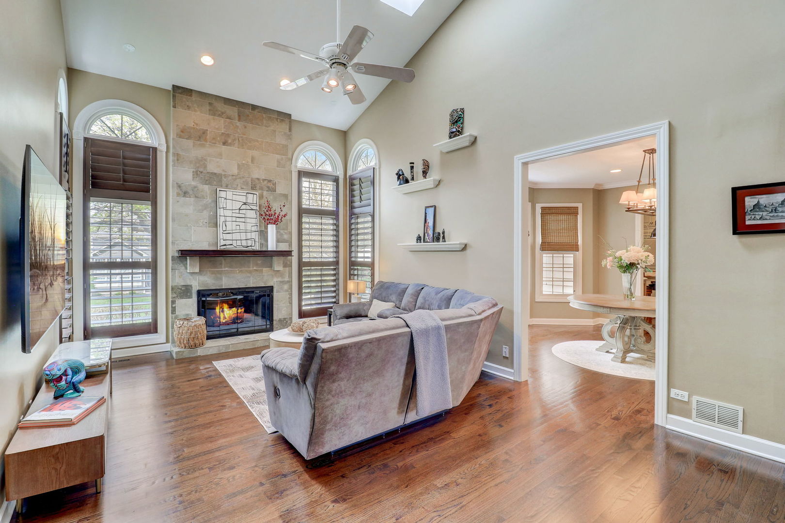 1424 Braxton Road Libertyville, IL 60048 - Photo 7 of 77 Gallery Image 7