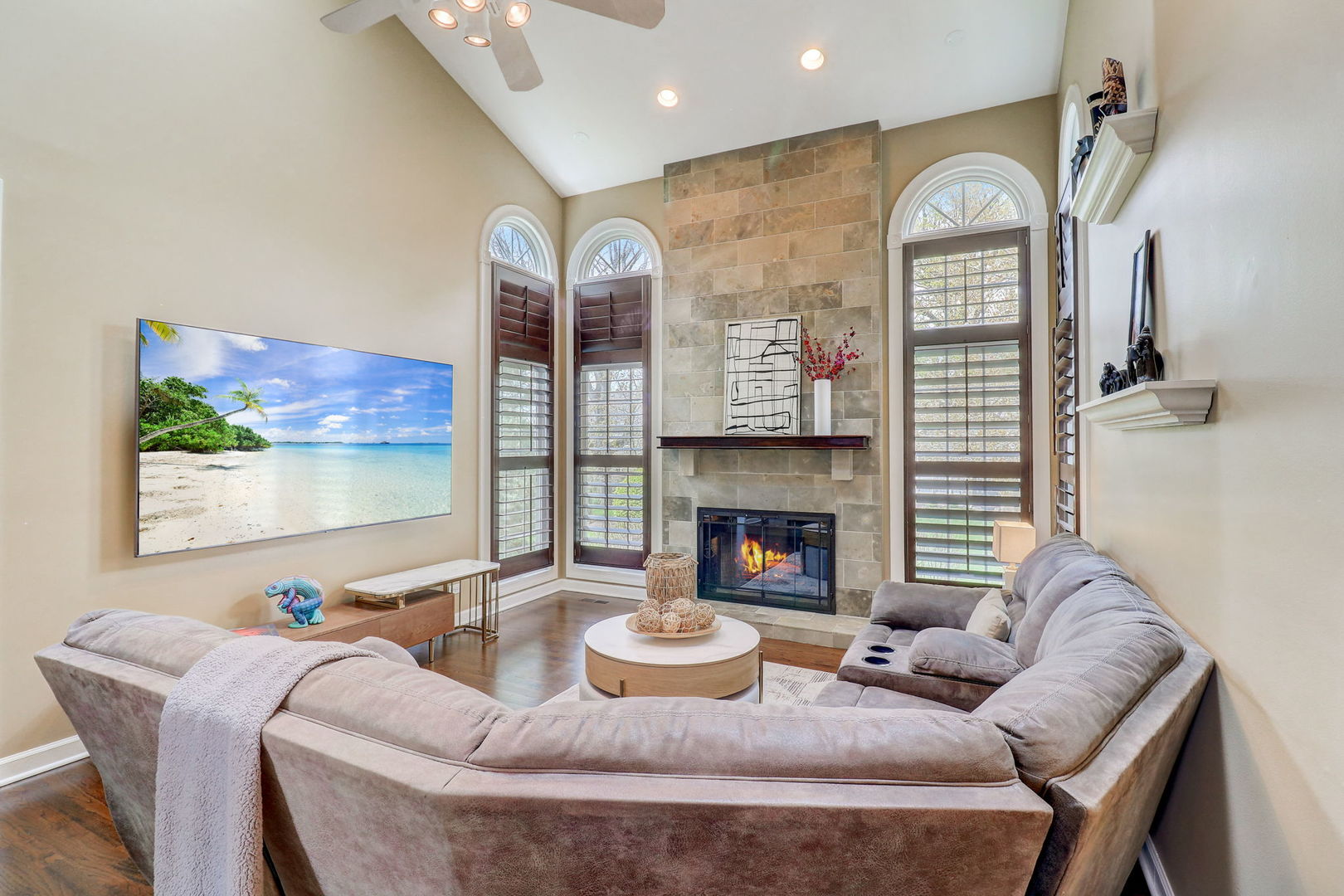 1424 Braxton Road Libertyville, IL 60048 - Photo 9 of 77 Gallery Image 9
