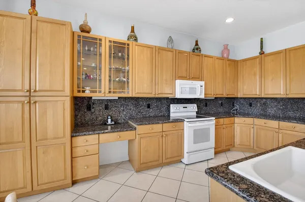 $585,000 | 13738 Plaza Mayor Drive, Delray Beach, FL 33446