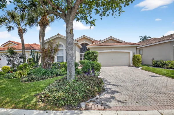 $585,000 | 13738 Plaza Mayor Drive, Delray Beach, FL 33446