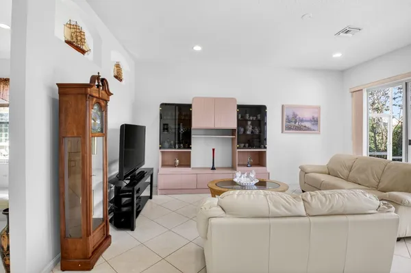 $585,000 | 13738 Plaza Mayor Drive, Delray Beach, FL 33446