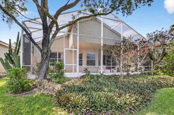 $585,000 | 13738 Plaza Mayor Drive, Delray Beach, FL 33446