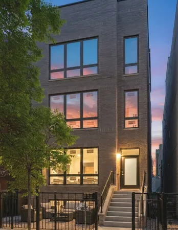 $749,900 | 867 North Marshfield Avenue, Unit 2, Chicago, IL 60622