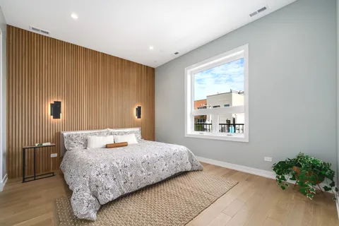 $749,900 | 867 North Marshfield Avenue, Unit 2, Chicago, IL 60622