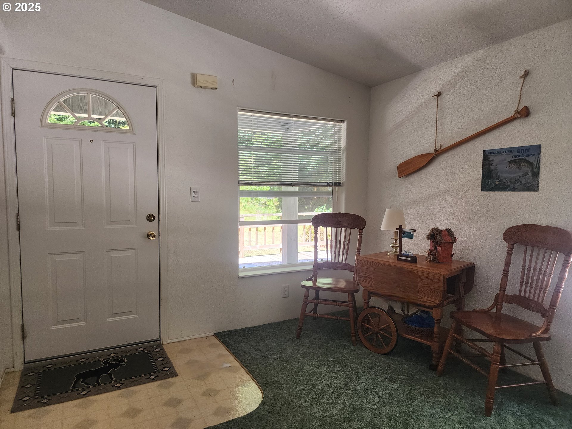 2647 South Tenmile Lakeside, OR 97449 - Photo 12 of 47 a workspace with furniture and window