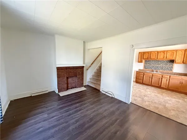 $1,075 | 433 New York Avenue, Unit FRONT, Rochester, PA 15074