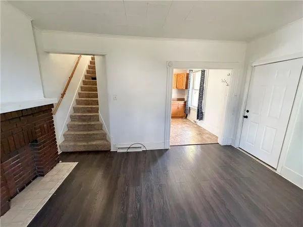 $1,075 | 433 New York Avenue, Unit FRONT, Rochester, PA 15074