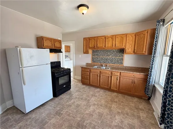 $1,075 | 433 New York Avenue, Unit FRONT, Rochester, PA 15074