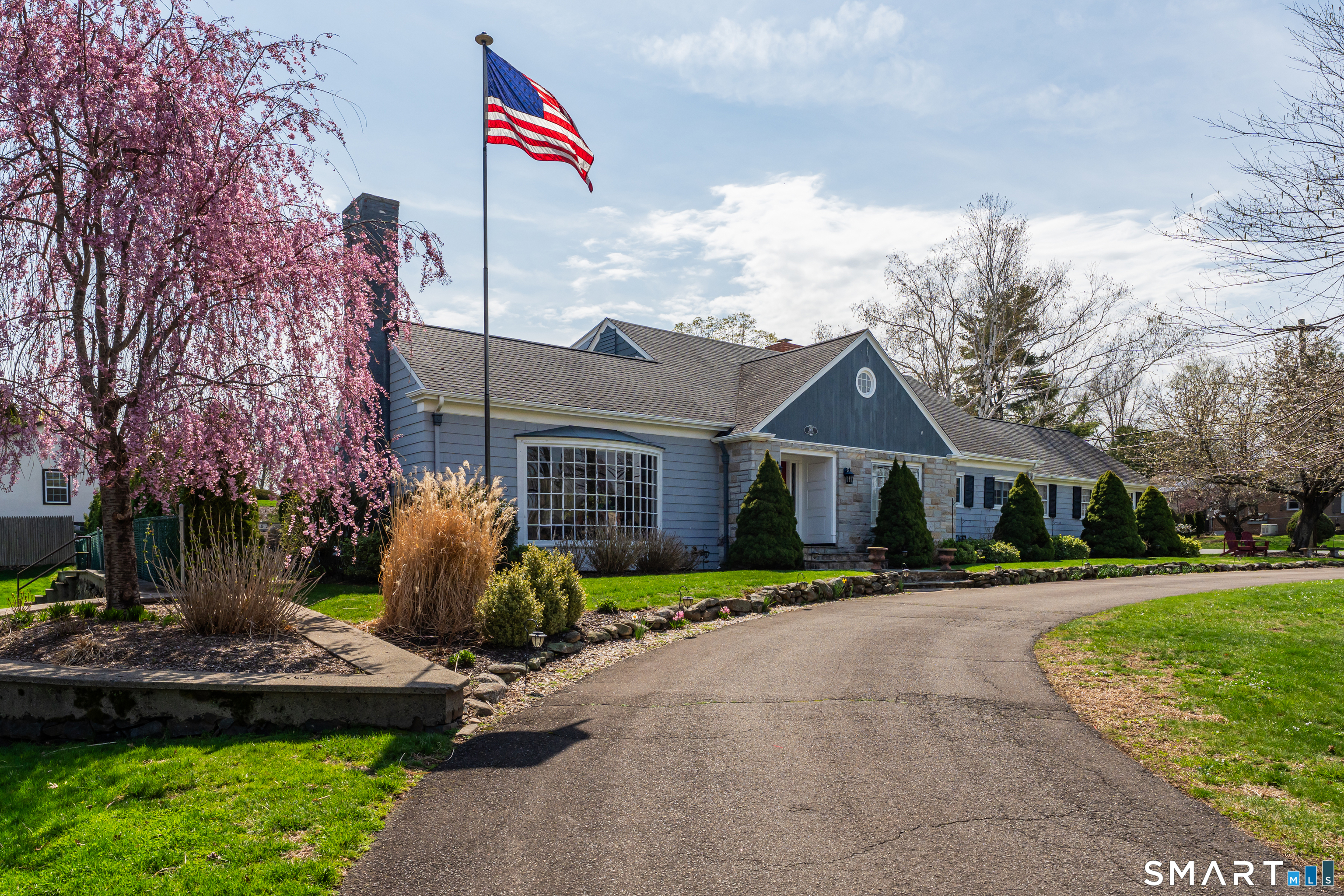 1501 Ridge Road North Haven, CT 06473 - Photo 2 of 39