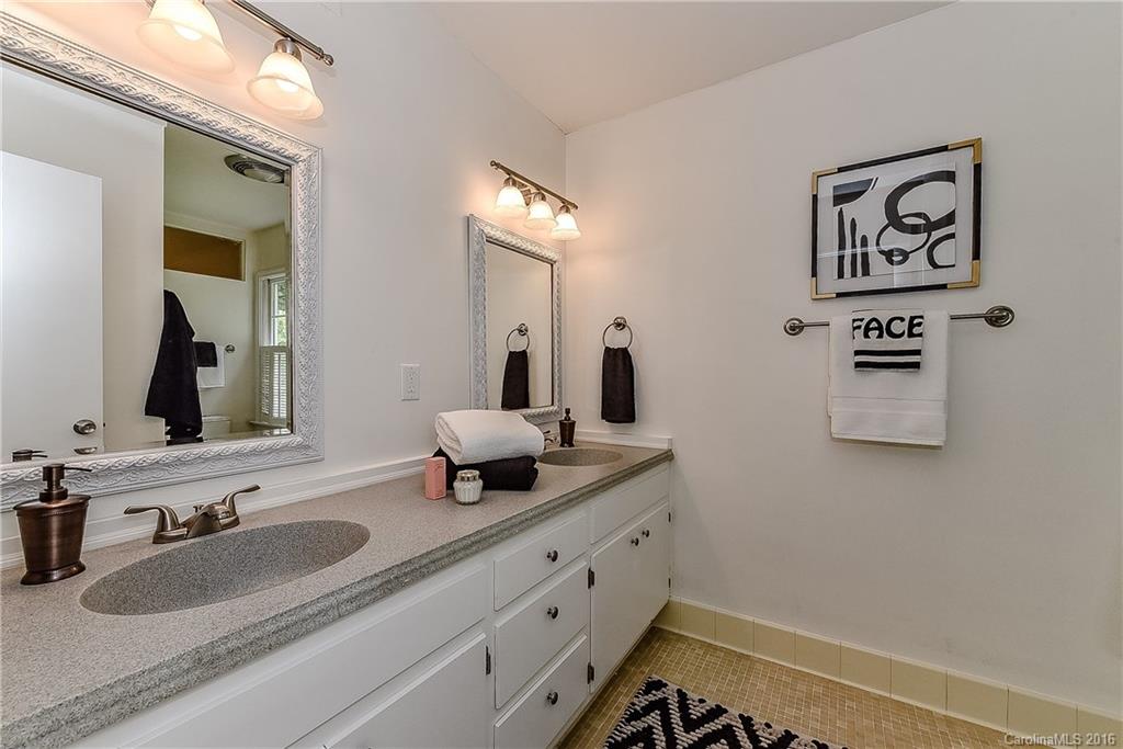711 Sandridge Road Charlotte, NC 28210 - Photo 14 of 24 Gallery Image 14
