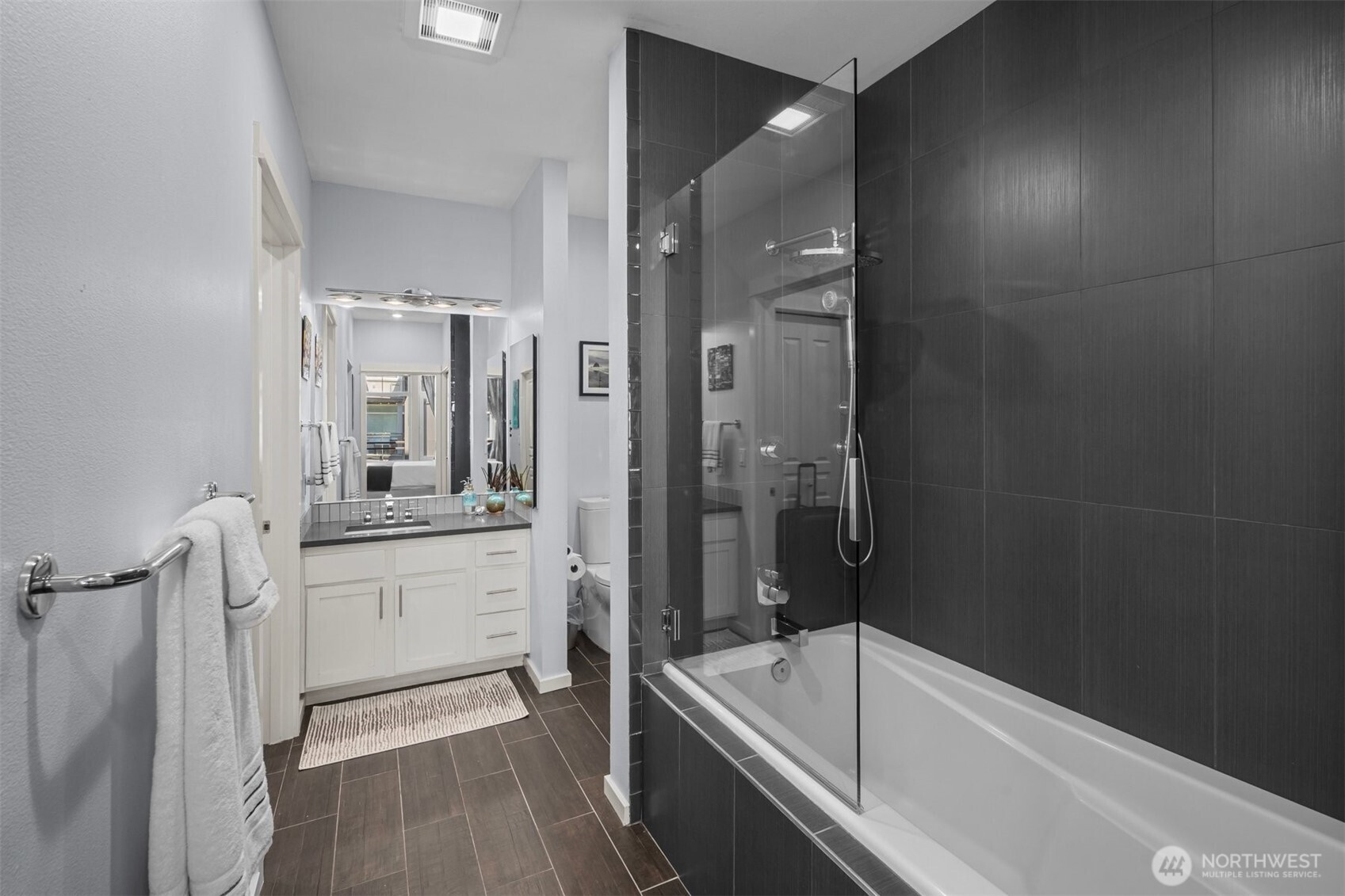 2000 Alaskan Way, Unit 453 Seattle, WA 98121 - Photo 19 of 33