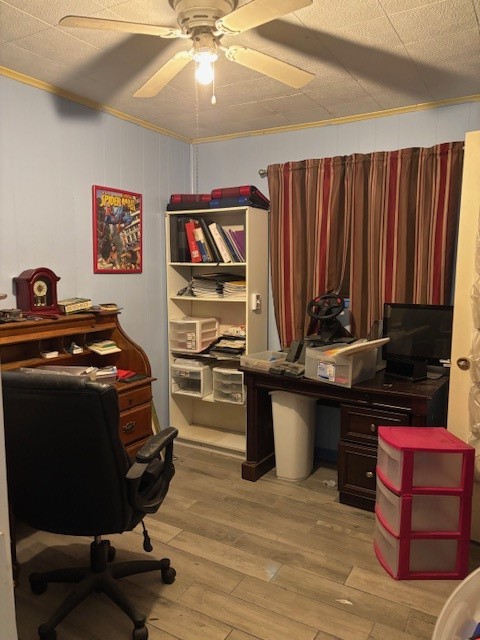 4807 Redfish Reef Drive Bacliff, TX 77518 - Photo 12 of 16 a view of a workspace with furniture