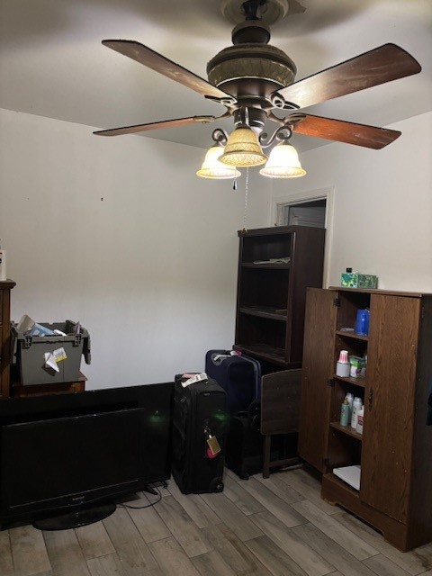 4807 Redfish Reef Drive Bacliff, TX 77518 - Photo 13 of 16 a view of a workspace with furniture