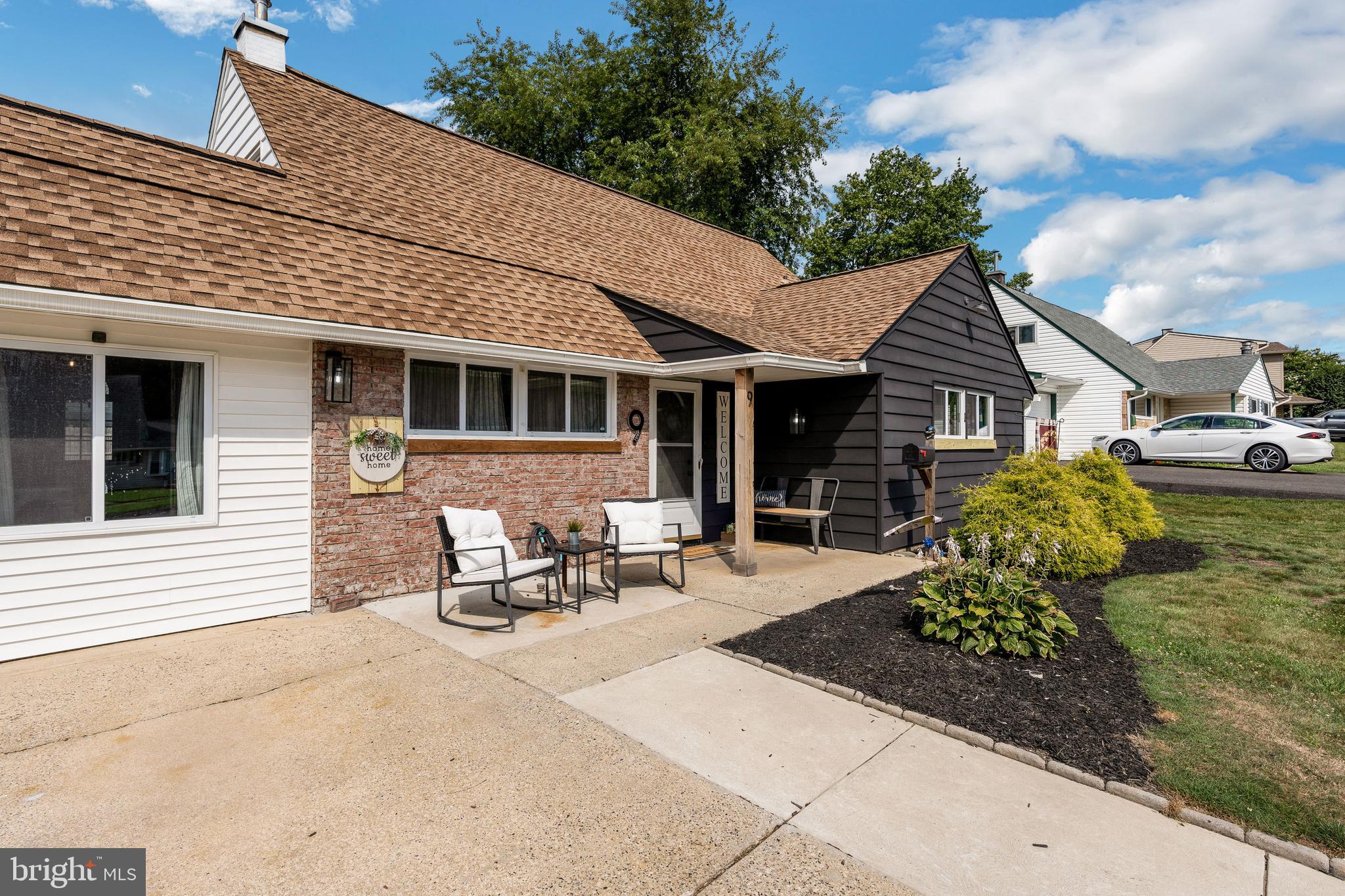9 Harp Road Levittown, PA 19056 - Photo 4 of 31 Gallery Image 4