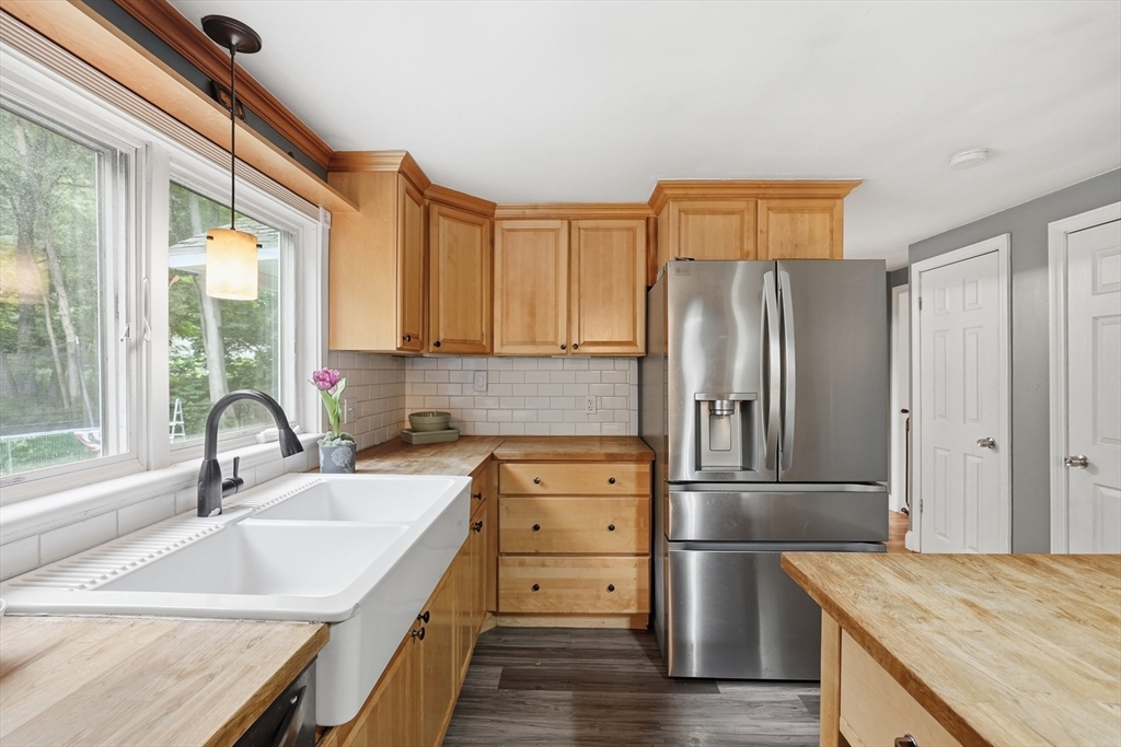 51 Whittemore Road Sturbridge, MA 01566 - Photo 8 of 27