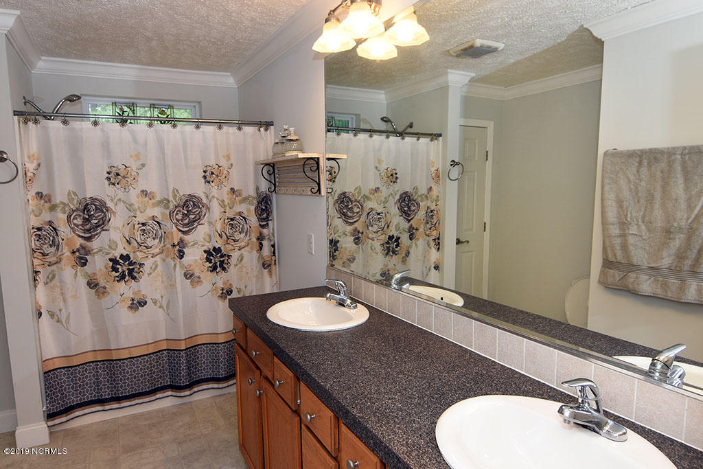 201 Stoney Trail Road Rocky Point, NC 28457 - Photo 17 of 34 Master Bath