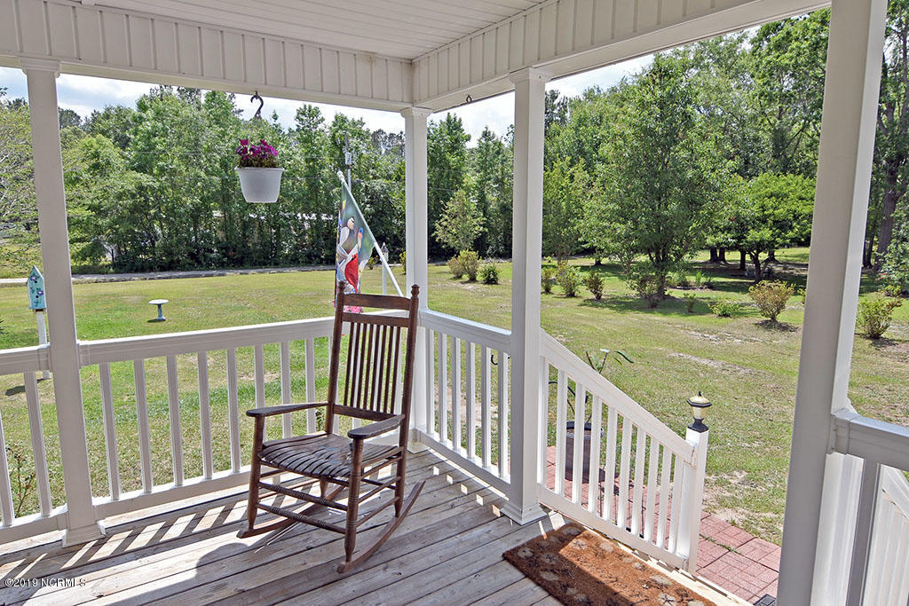 201 Stoney Trail Road Rocky Point, NC 28457 - Photo 3 of 34 201 stoney trail Porch