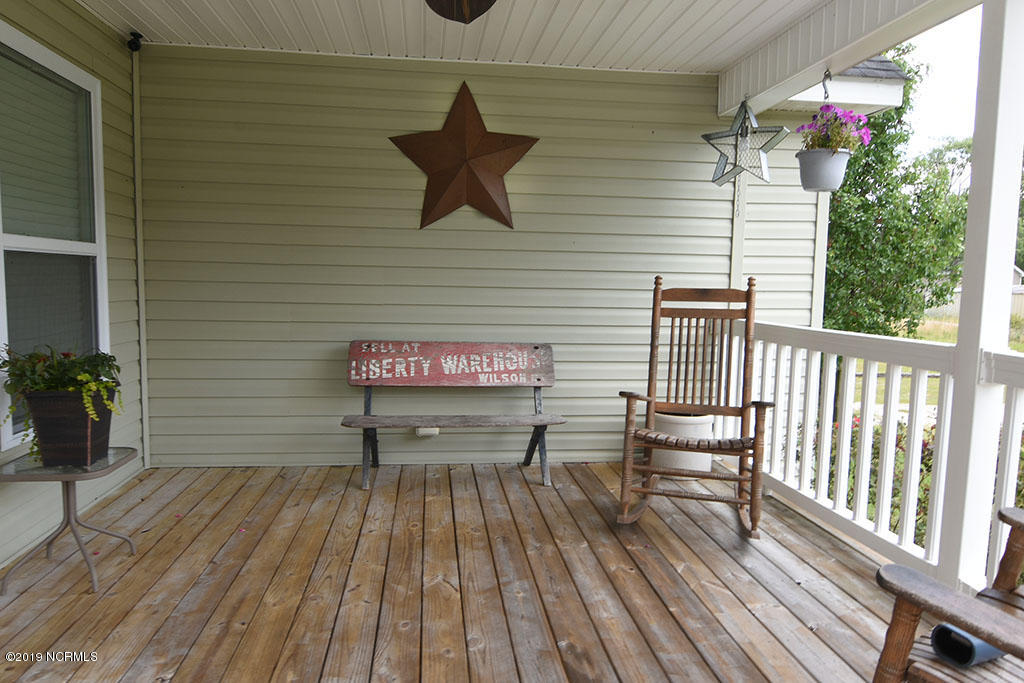 201 Stoney Trail Road Rocky Point, NC 28457 - Photo 4 of 34 201 stoney trailPorch 3