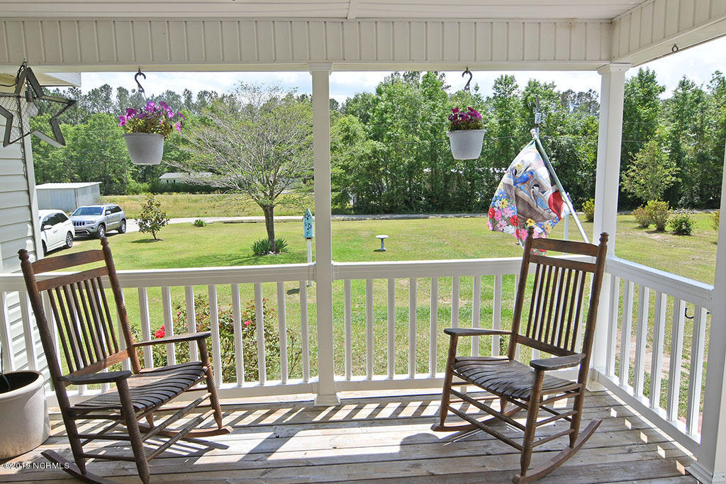 201 Stoney Trail Road Rocky Point, NC 28457 - Photo 5 of 34 201 stoney trailPorch 2