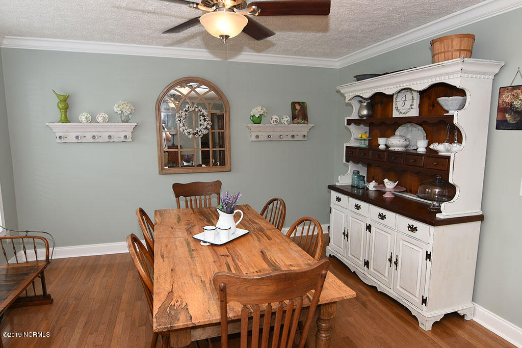 201 Stoney Trail Road Rocky Point, NC 28457 - Photo 8 of 34 201 stoney trail Dinning