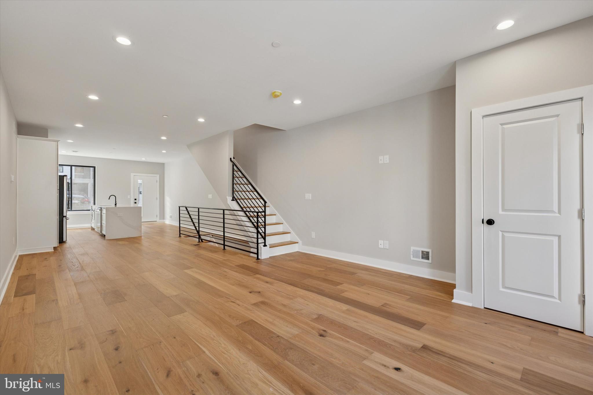 3833 Terrace Street Philadelphia, PA 19128 - Photo 4 of 31