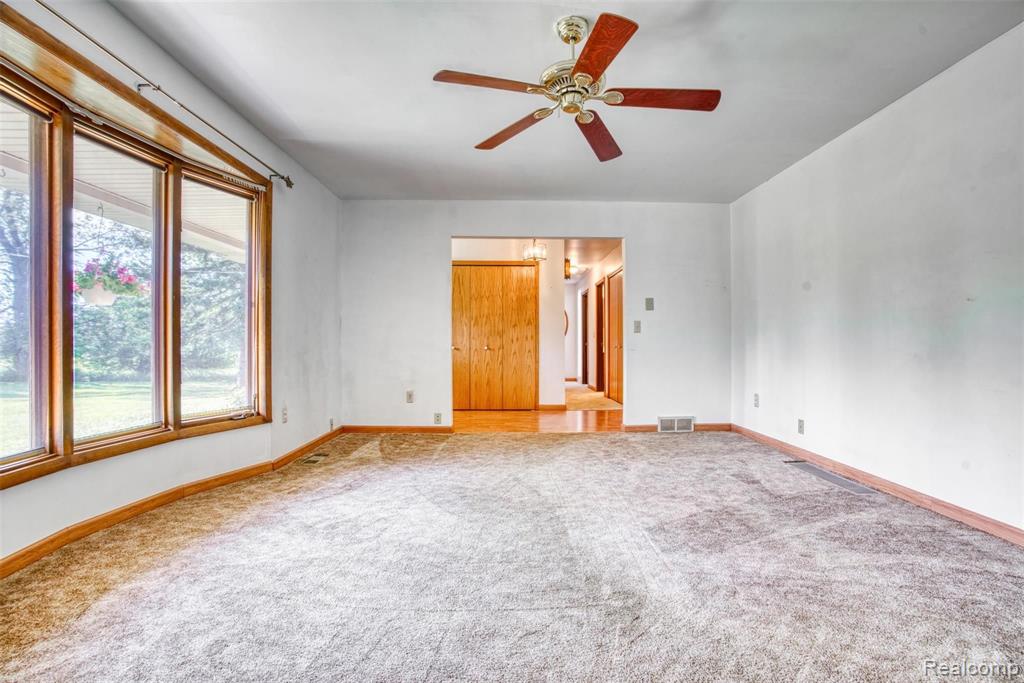 6895 Stow Road Fowlerville, MI 48836 - Photo 5 of 29