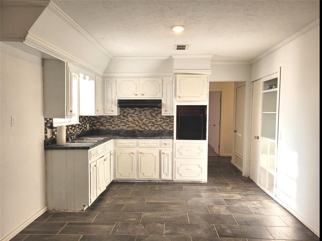 410 22nd Street Southwest Paris, TX 75460 - Photo 16 of 40