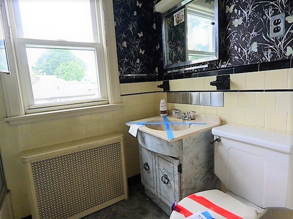 49 Canterbury Road Waltham, MA 02453 - Photo 2 of 23 Gallery Image 2