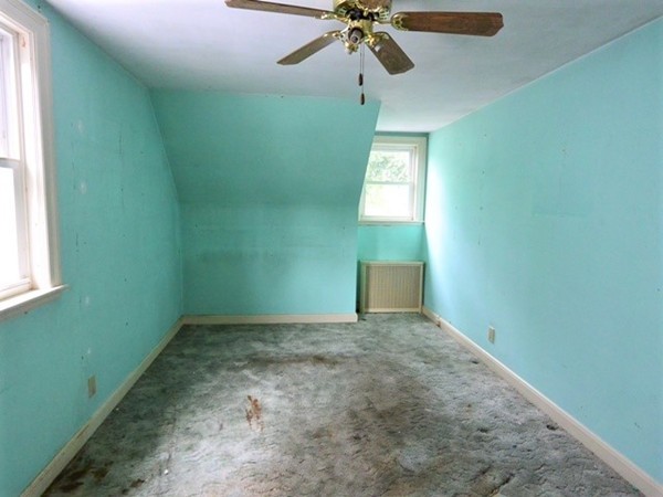 49 Canterbury Road Waltham, MA 02453 - Photo 3 of 23 Gallery Image 3