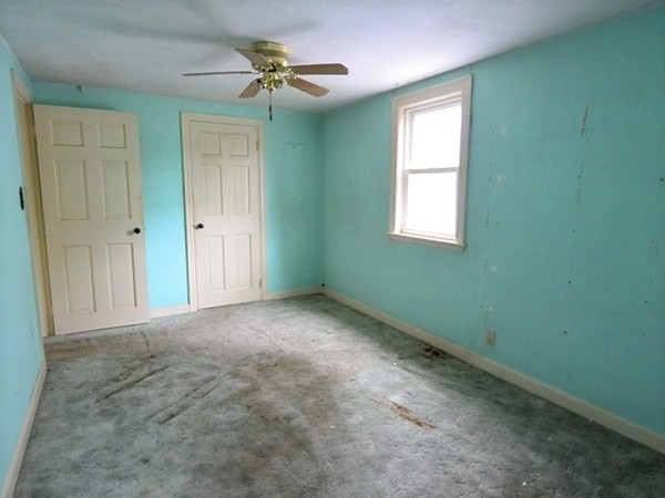 49 Canterbury Road Waltham, MA 02453 - Photo 4 of 23 Gallery Image 4