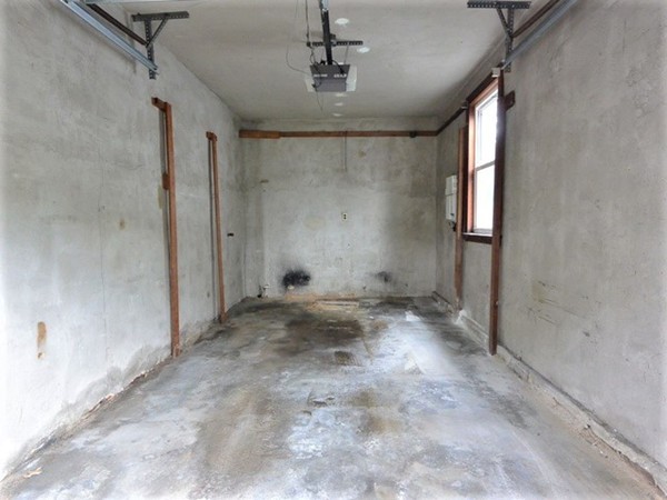 49 Canterbury Road Waltham, MA 02453 - Photo 8 of 23 Gallery Image 8