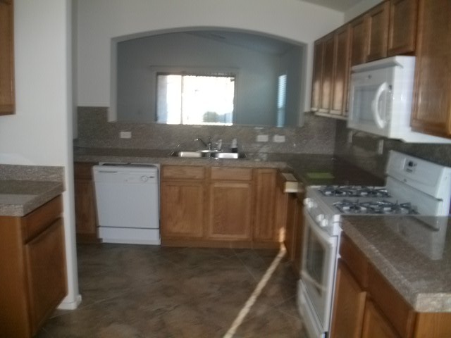 7126 West Beverly Road Laveen, AZ 85339 - Photo 6 of 20 Kitchen