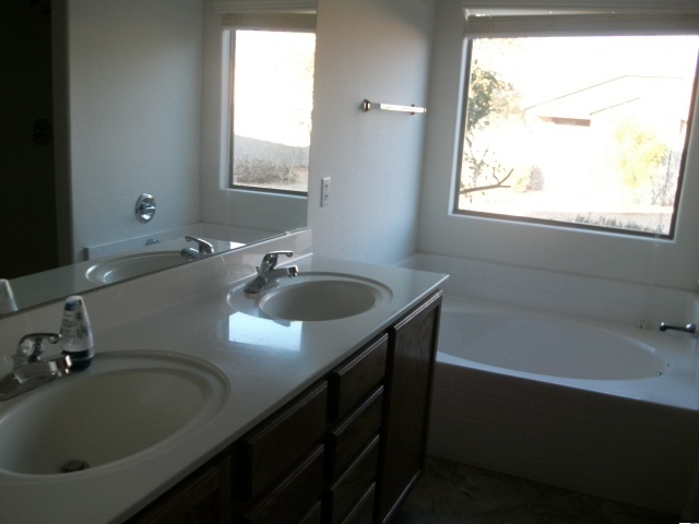 7126 West Beverly Road Laveen, AZ 85339 - Photo 10 of 20 Master Bathroom
