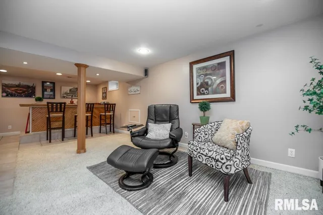 $187,000 | 6407 North Robinwood Drive, Peoria, IL 61614