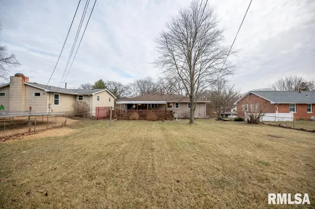 $187,000 | 6407 North Robinwood Drive, Peoria, IL 61614