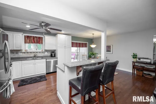 $187,000 | 6407 North Robinwood Drive, Peoria, IL 61614